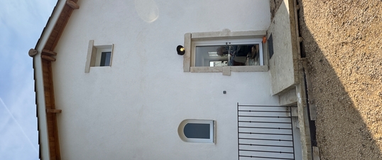 Thumbnail [100%x225]